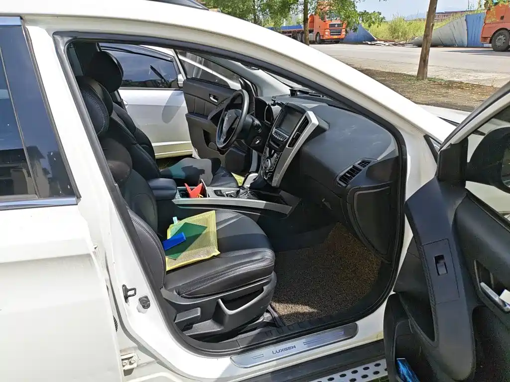 Фото 18 - Luxgen U6 SUV