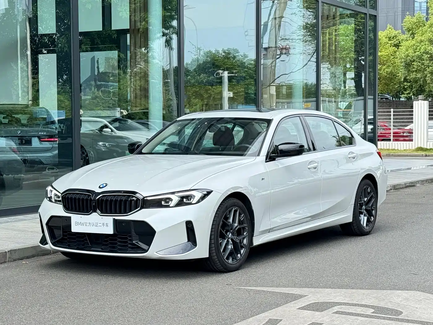 BMW 3 Series 2025 330Li M Sport Night Edition