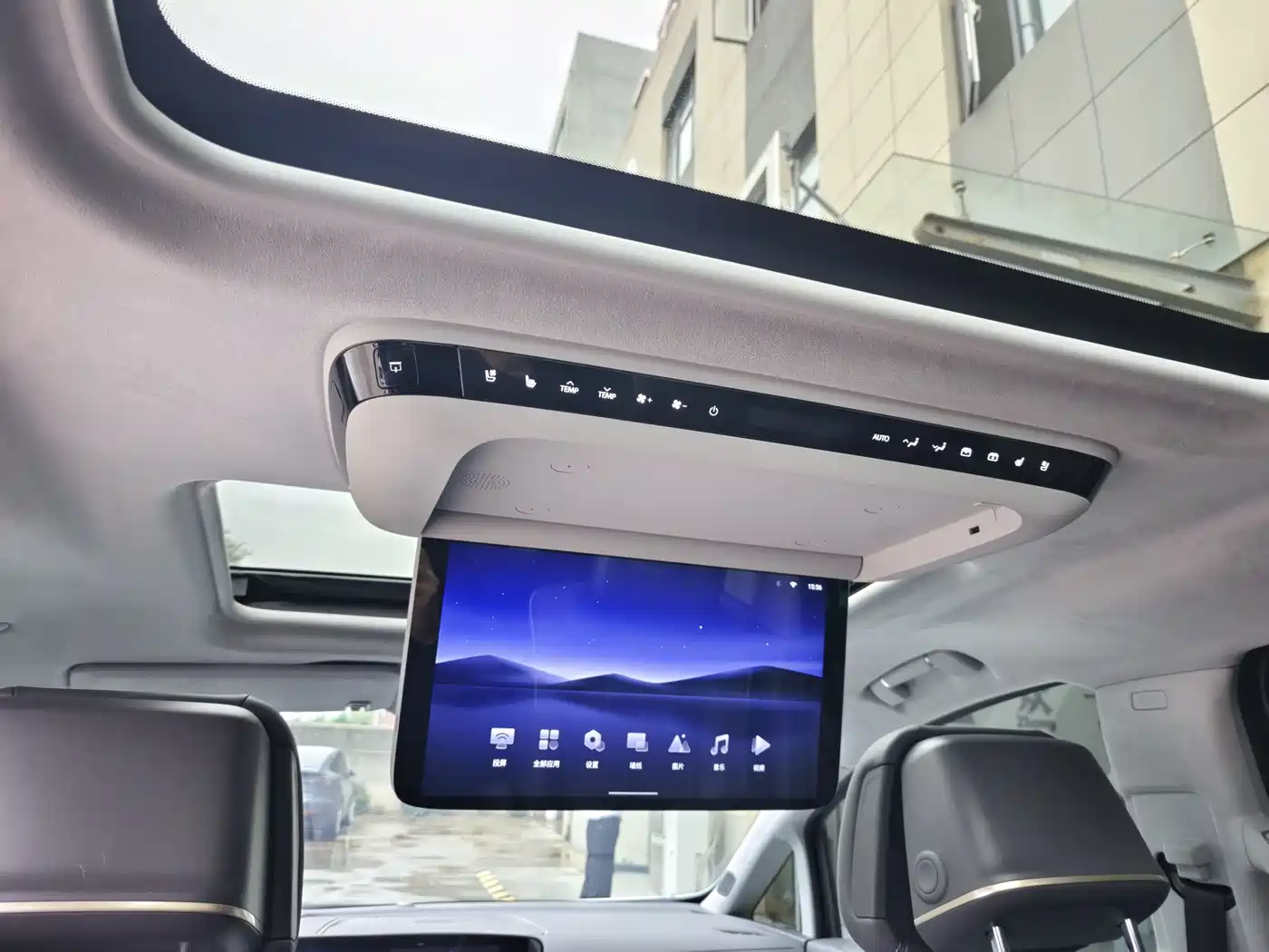 Buick GL8 2026 Luzun Premium Edition фото 16