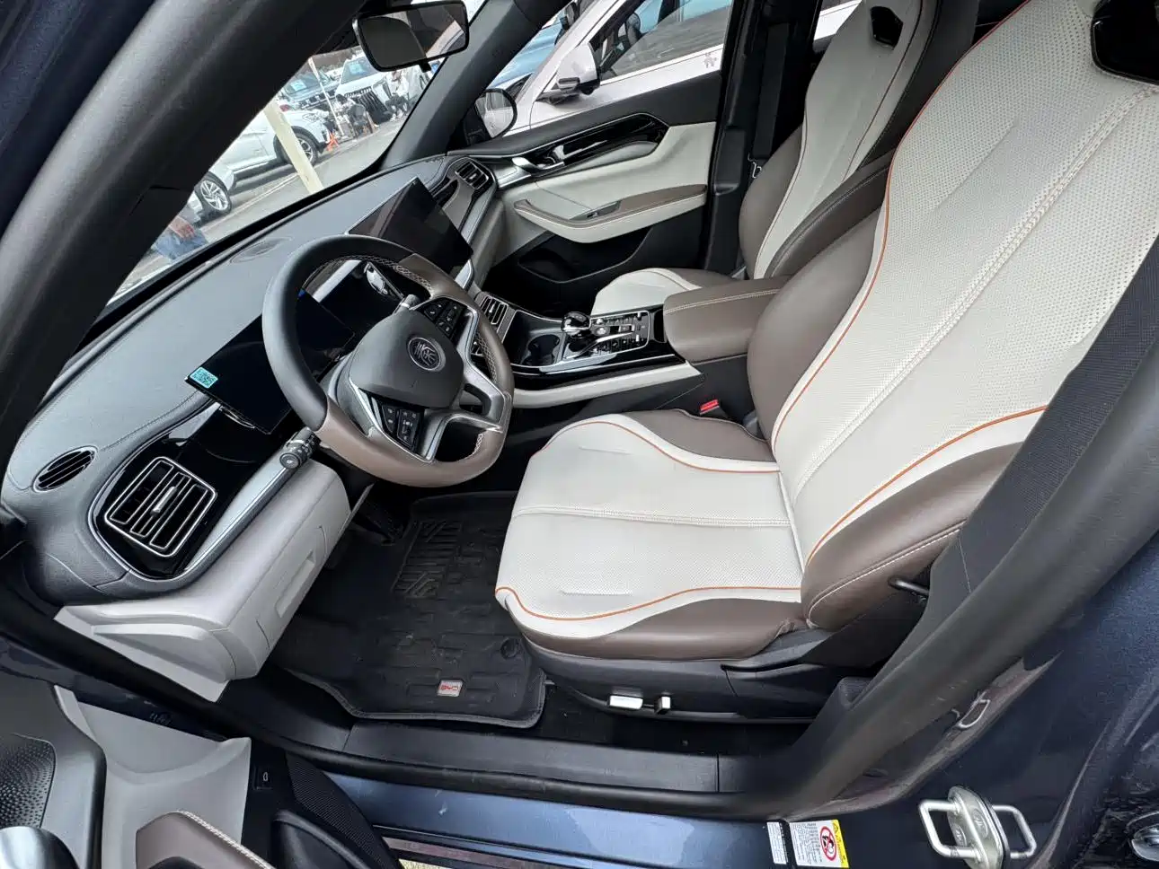 BYD Qin PLUS 2024 Glory Edition DM-i 120KM Premium фото 6