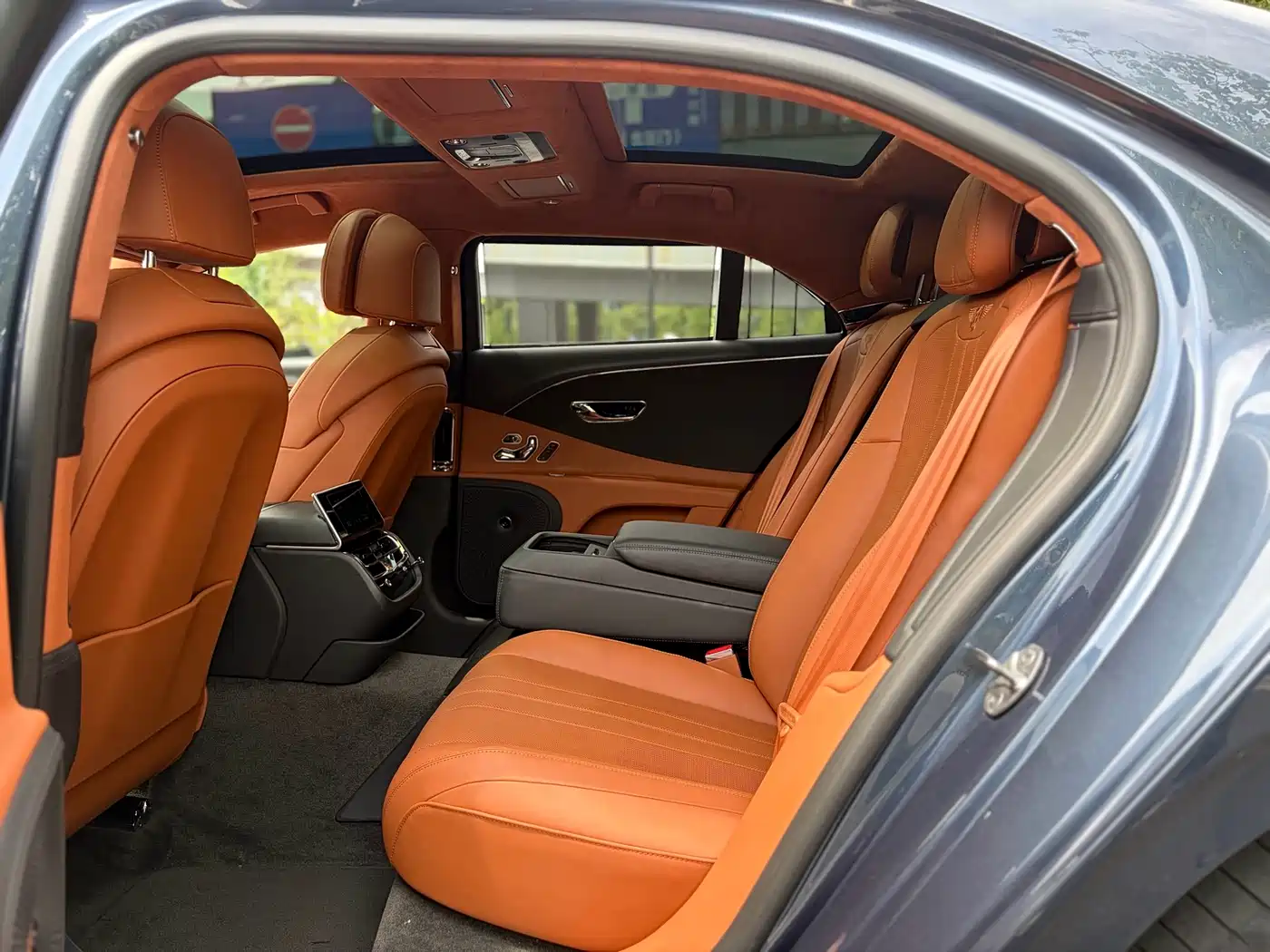 Bentley Flying Spur 2021 4.0T V8 Standard Version фото 11