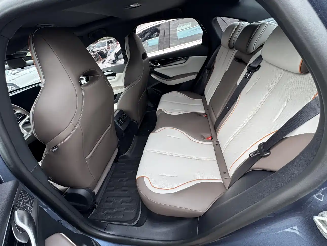 BYD Qin PLUS 2024 Glory Edition DM-i 120KM Premium фото 5