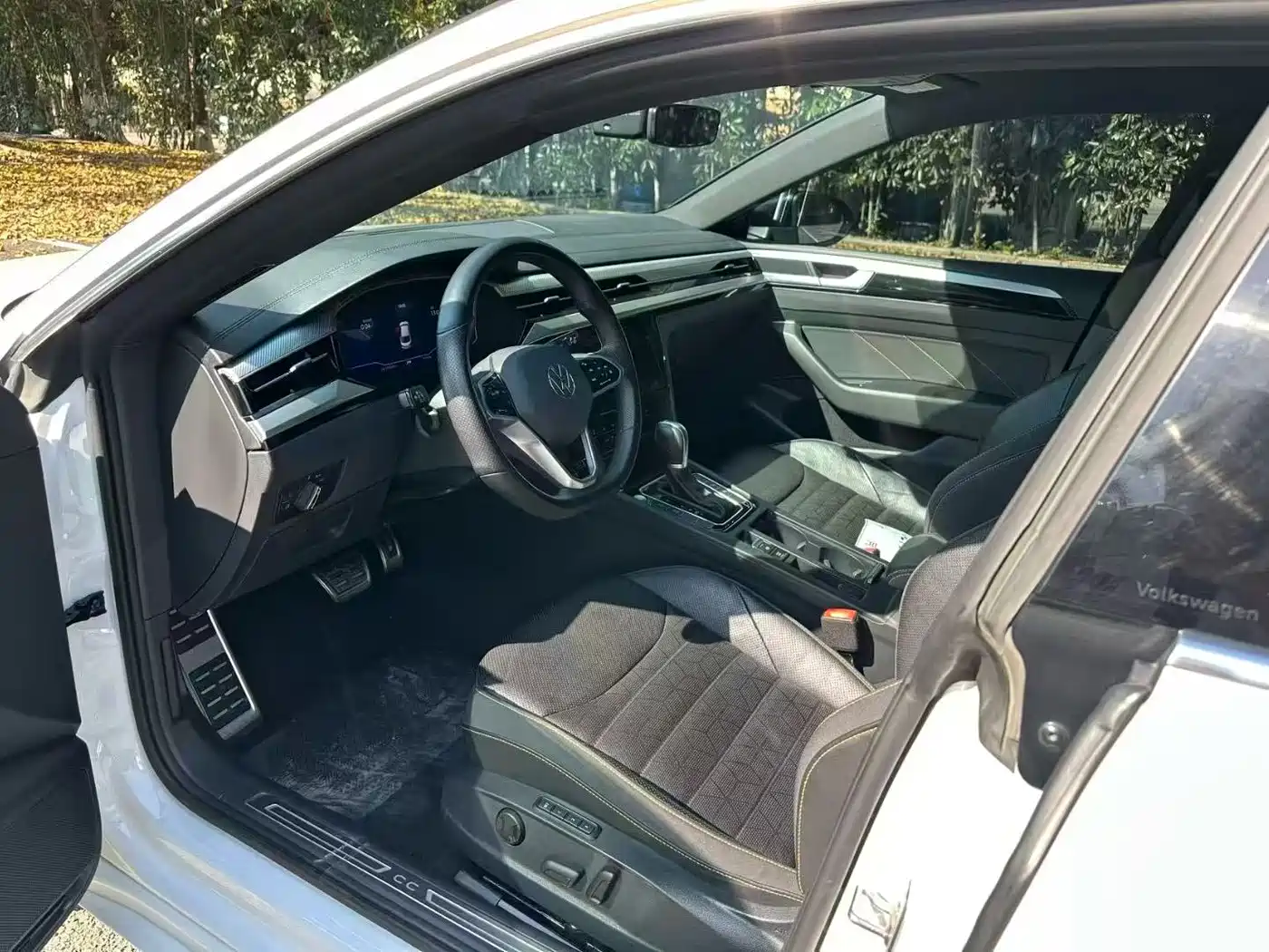 Volkswagen FAW-Volkswagen CC 2024 380TSI Eye-catching Edition фото 4