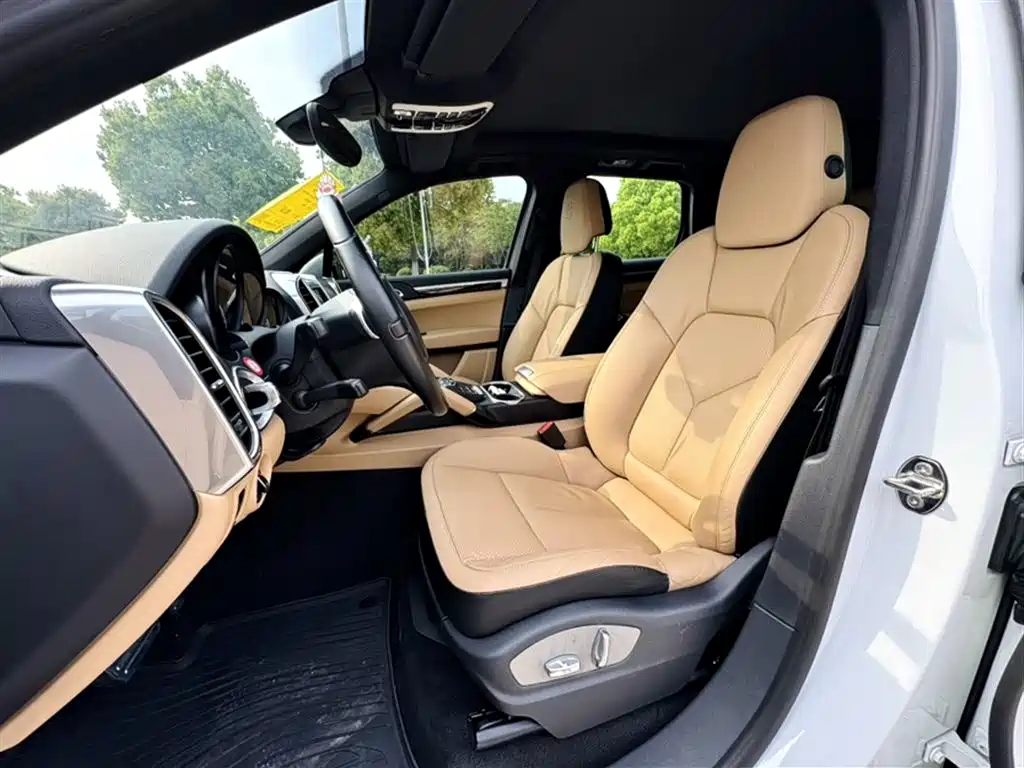 Porsche Cayenne 2014 Cayenne Platinum Edition 3.0T фото 8