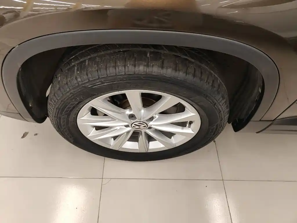 Photo 23 - Volkswagen Tiguan