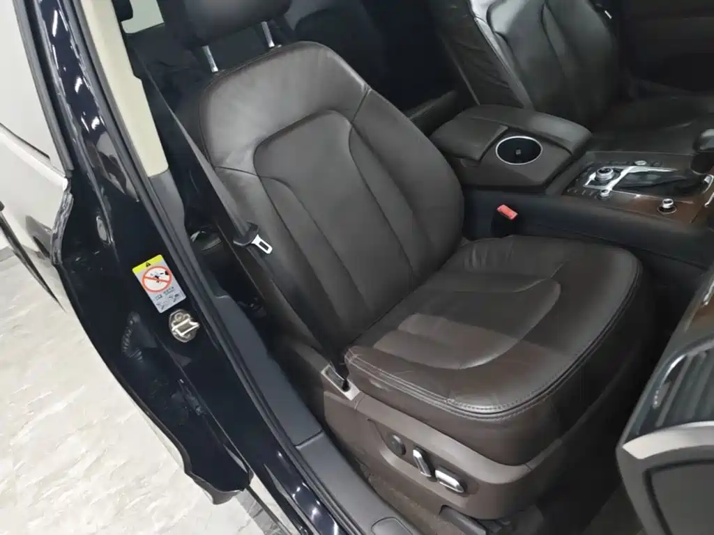 Фото 25 - Audi Q7