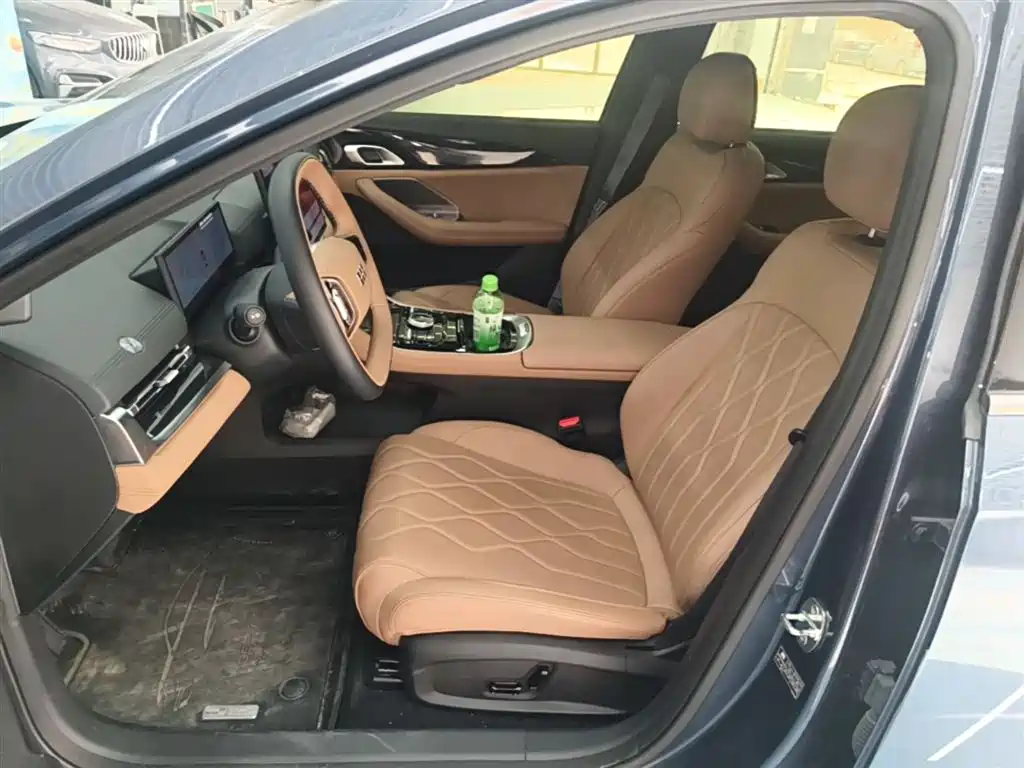 Geely Galaxy Galaxy A7 2025 EM-i фото 15