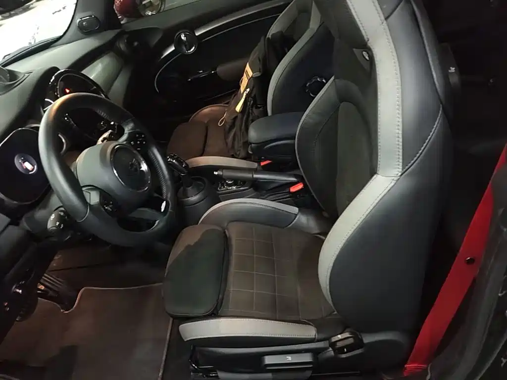 MINI JCW