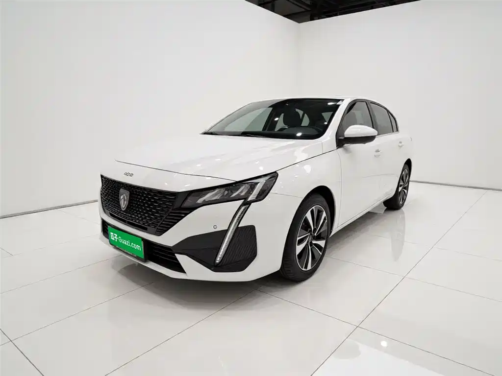 PEUGEOT 408