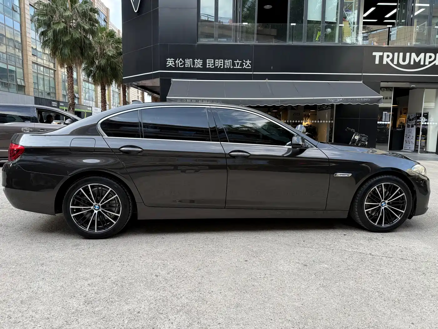 BMW 5 Series 2017 525Li Luxury Design Package фото 6