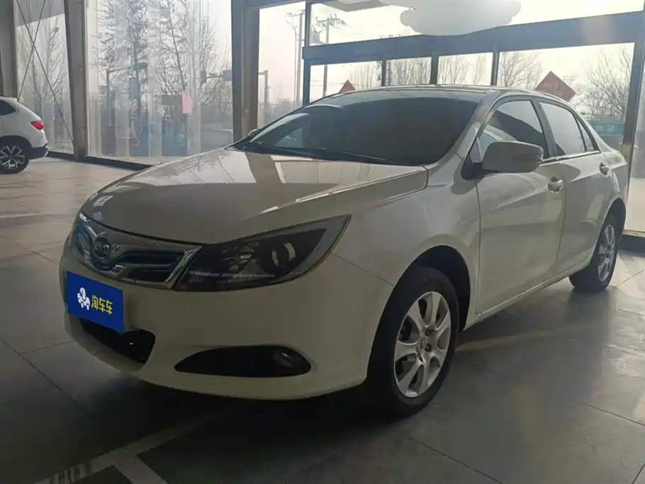 BYD E5
