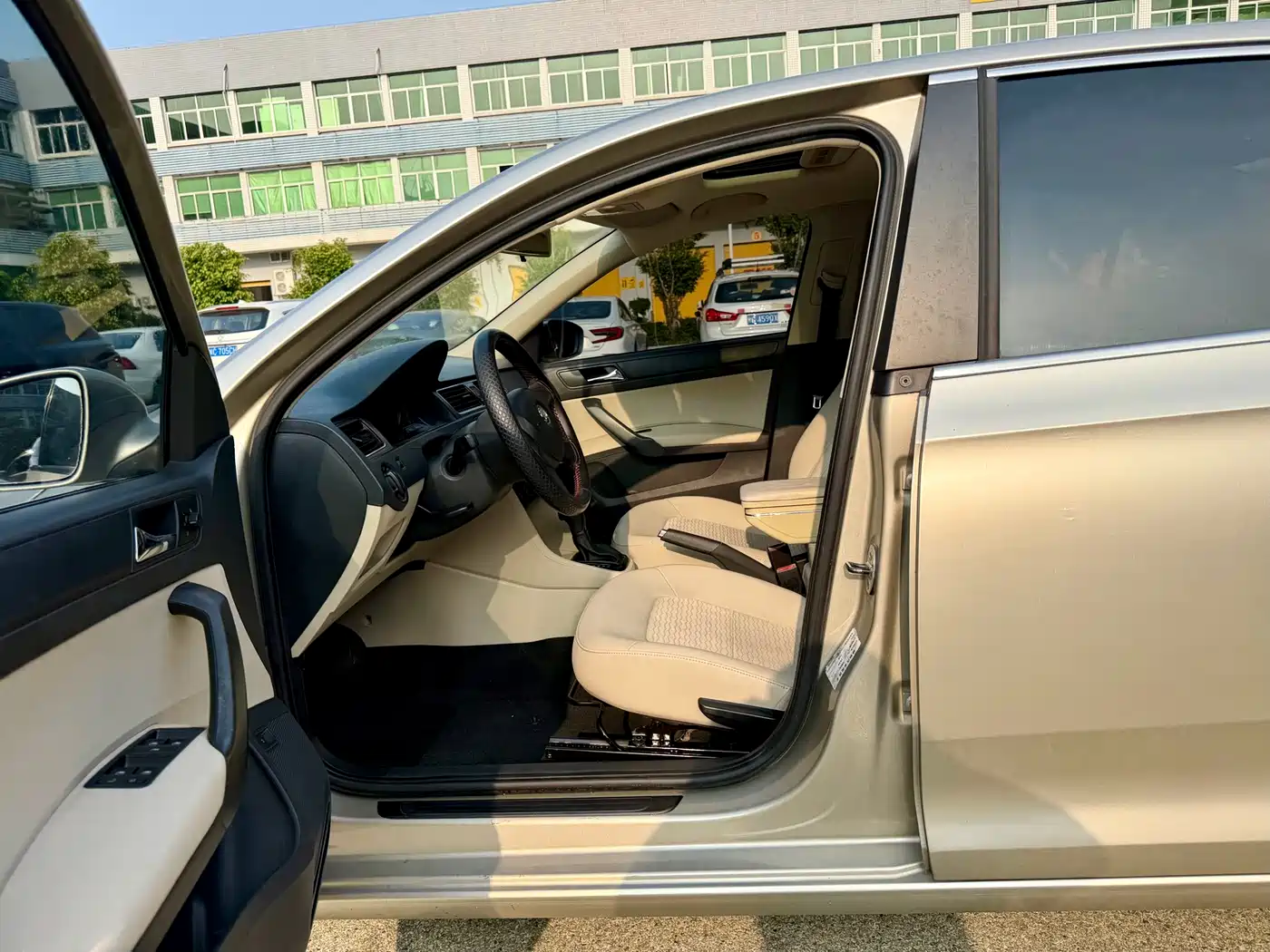 Škoda Rapid 2013 1.6L Automatic Smart Selection фото 6