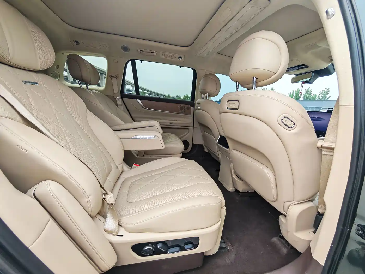 AITO Wenjie AITO M9 2024 Range Extender Ultra 52kWh 6-seater фото 8