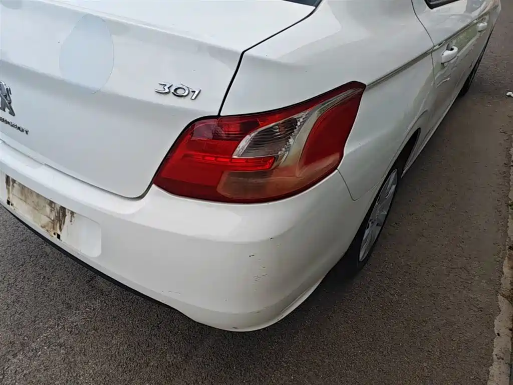 Peugeot 301 2014 1.6L Manual Comfort Edition фото 8