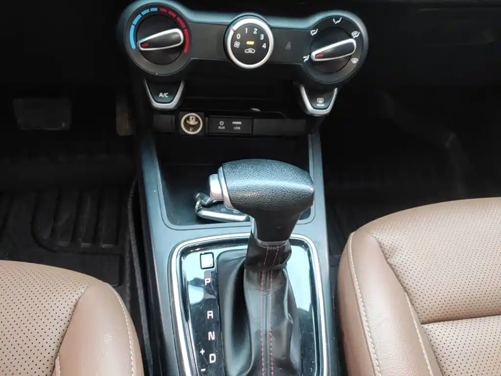 Kia KX CROSS 2018 2017 1.4L AT GLS