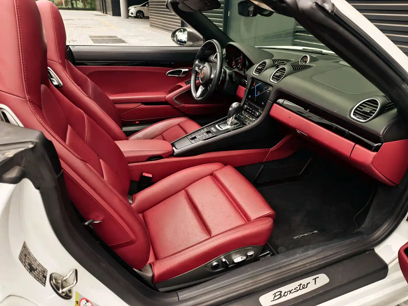 Porsche 718 2022 Boxster T 2.0T фото 9