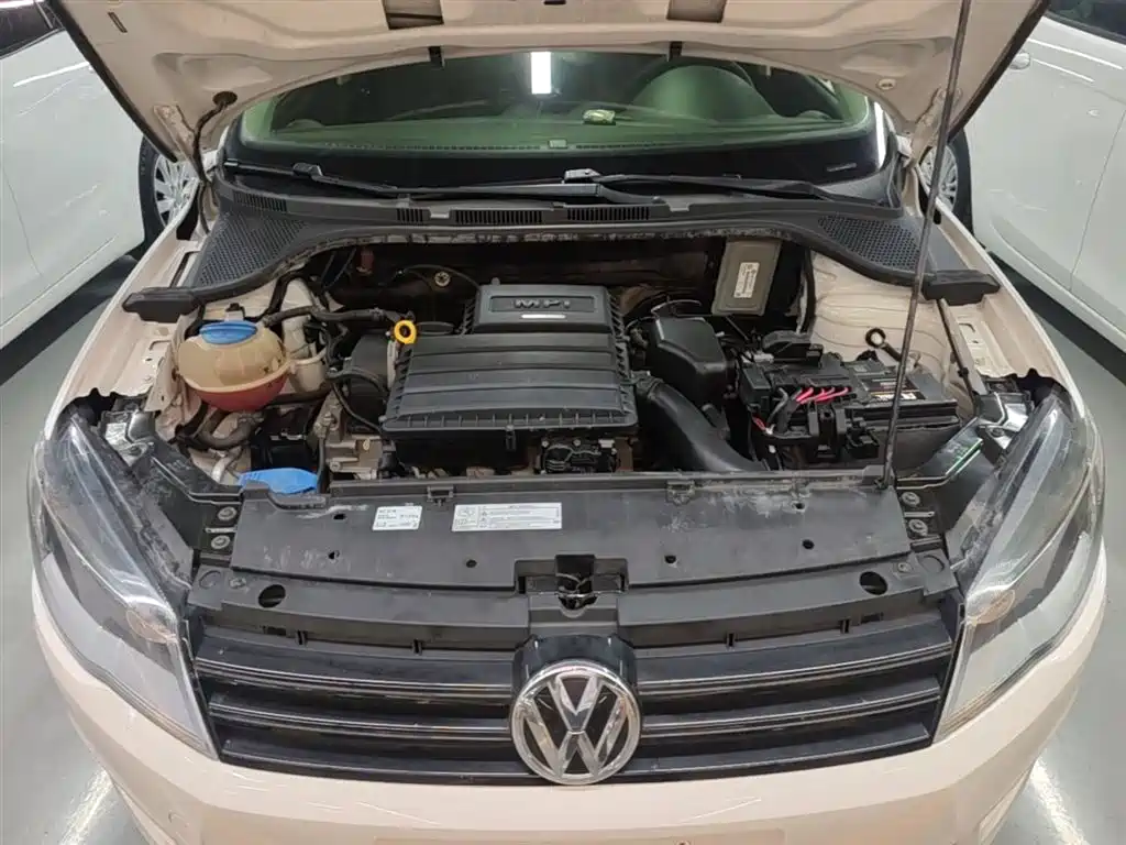 Volkswagen Jetta 2015 Value Edition 1.6L Manual Fashion фото 20