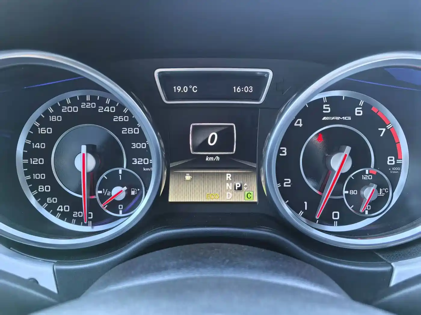 Mercedes-Benz M-Class AMG 2012 AMG ML 63 фото 8