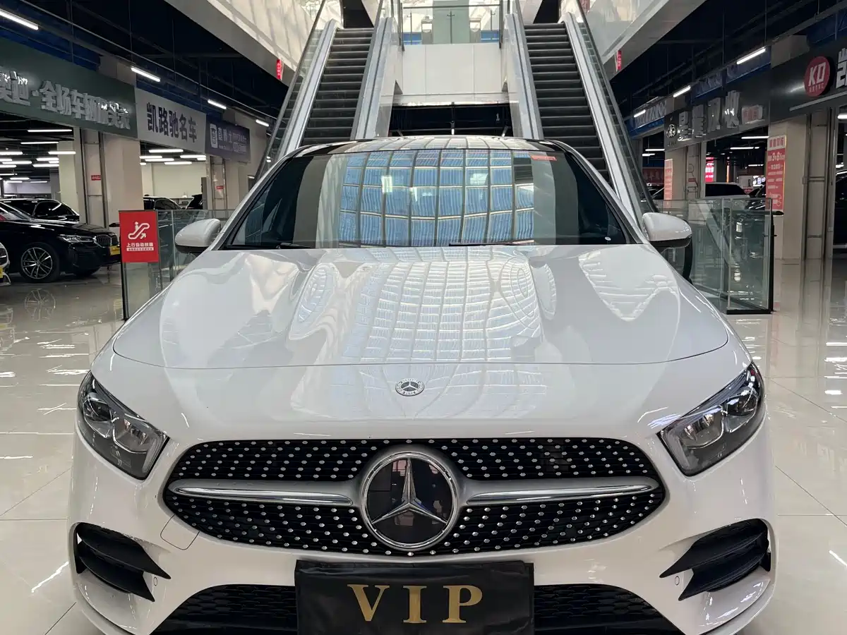 Mercedes-Benz A-Class 2021 A 200 L Sport Sedan Dynamic Type фото 2