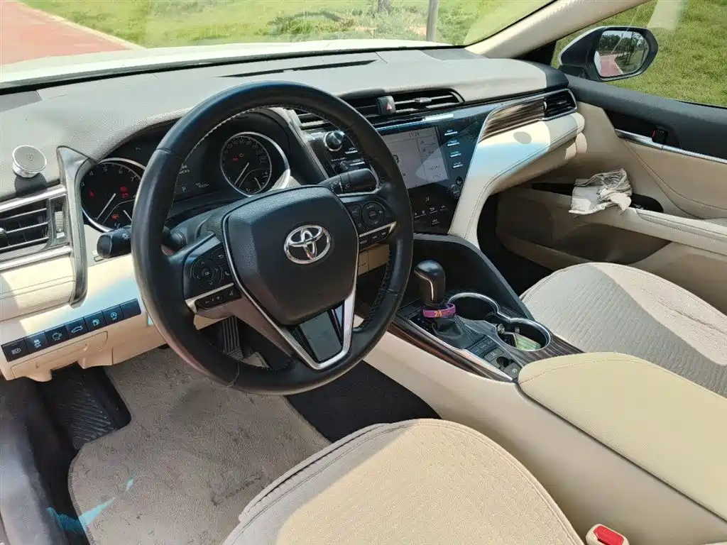 Toyota Camry 2018 2.5G Luxury Edition фото 7
