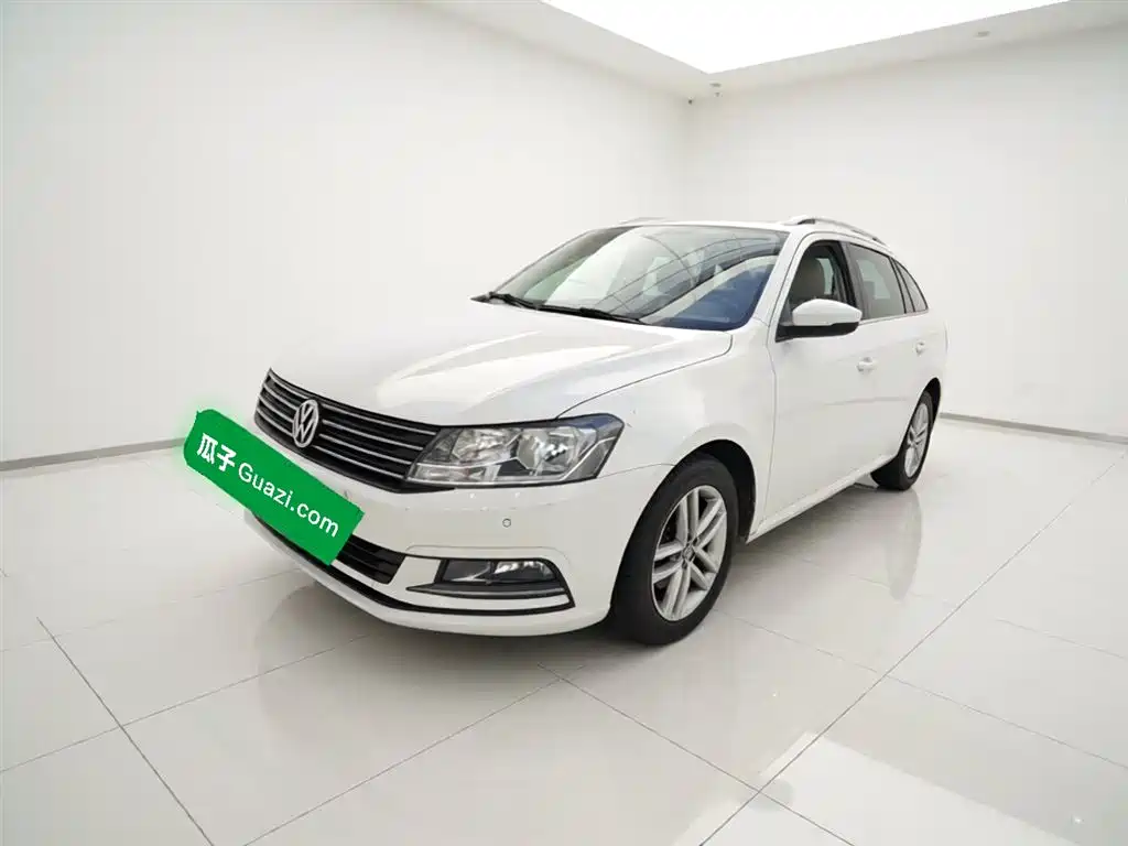 Volkswagen Lavida Tour 2015 230TSI DSG Comfort Edition фото 2
