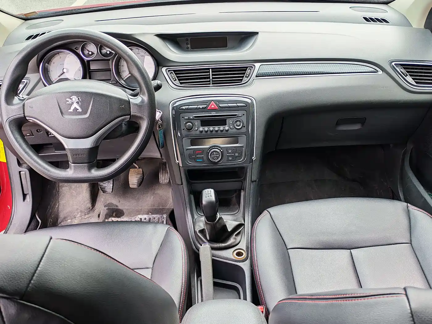 Peugeot 308 2013 Model 1.6L Manual Superior Style фото 4