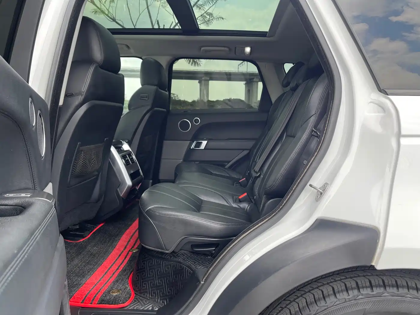 Land Rover Range Rover Sport 2017 3.0 SC V6 SE фото 29