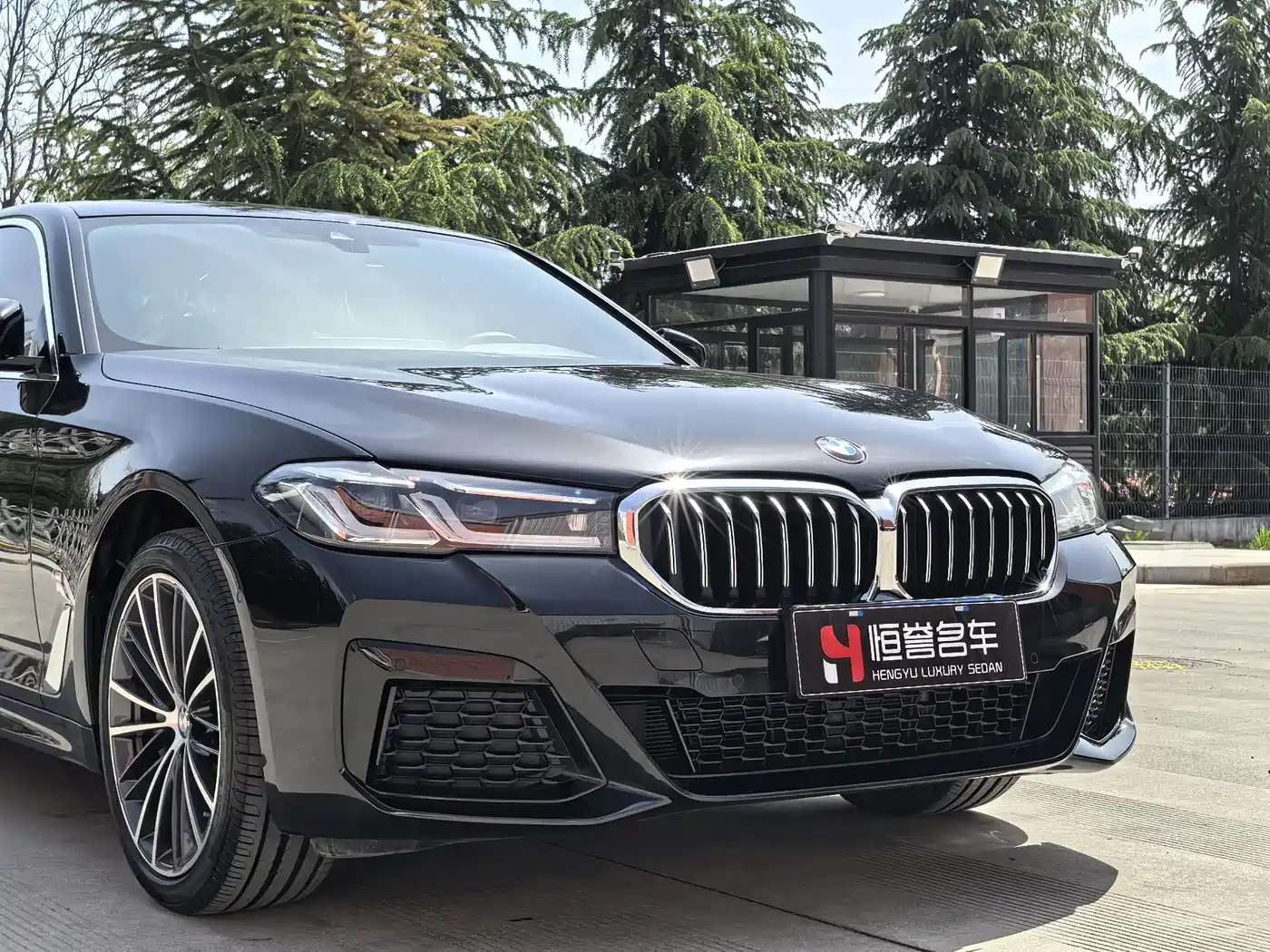 BMW 5 Series 2022 530Li Leading M Sport Package фото 22