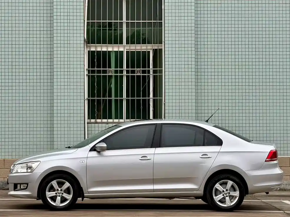 Volkswagen Santana 2013 1.6L Automatic Comfort Edition фото 8