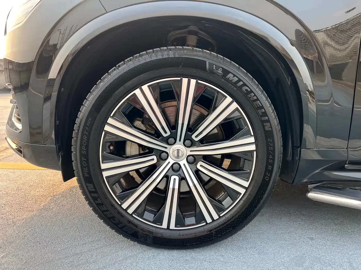 VOLVO XC90