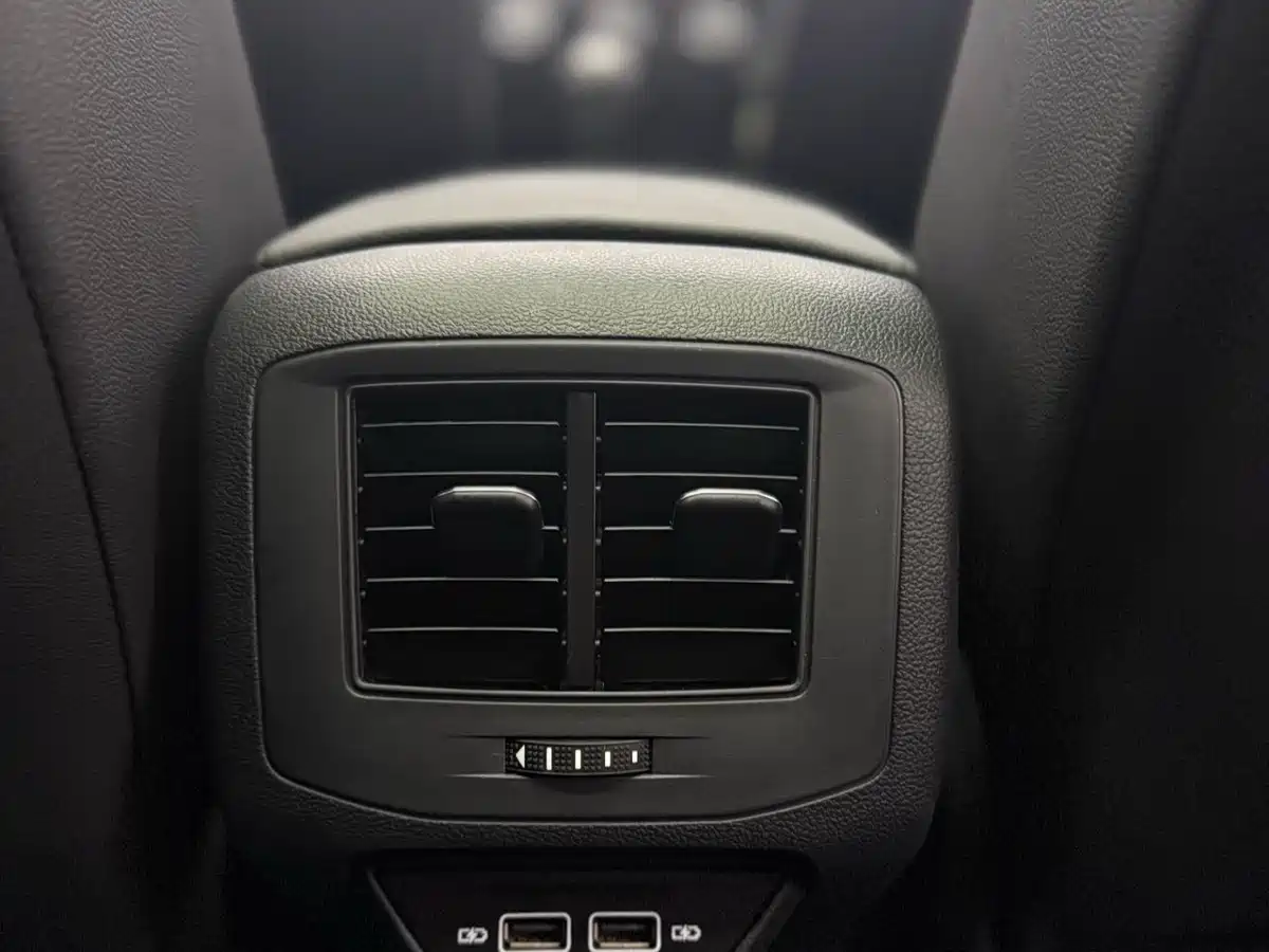 VOLKSWAGEN T ROC EXPLORING SONGS