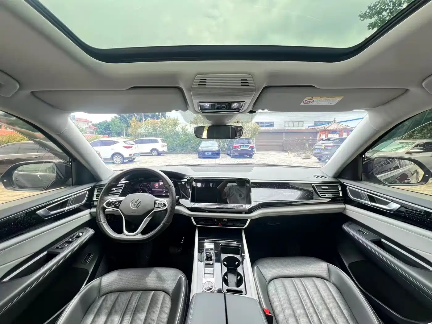 Volkswagen Teramont 2023 530 V6 AWD Premium Luxury Edition фото 6