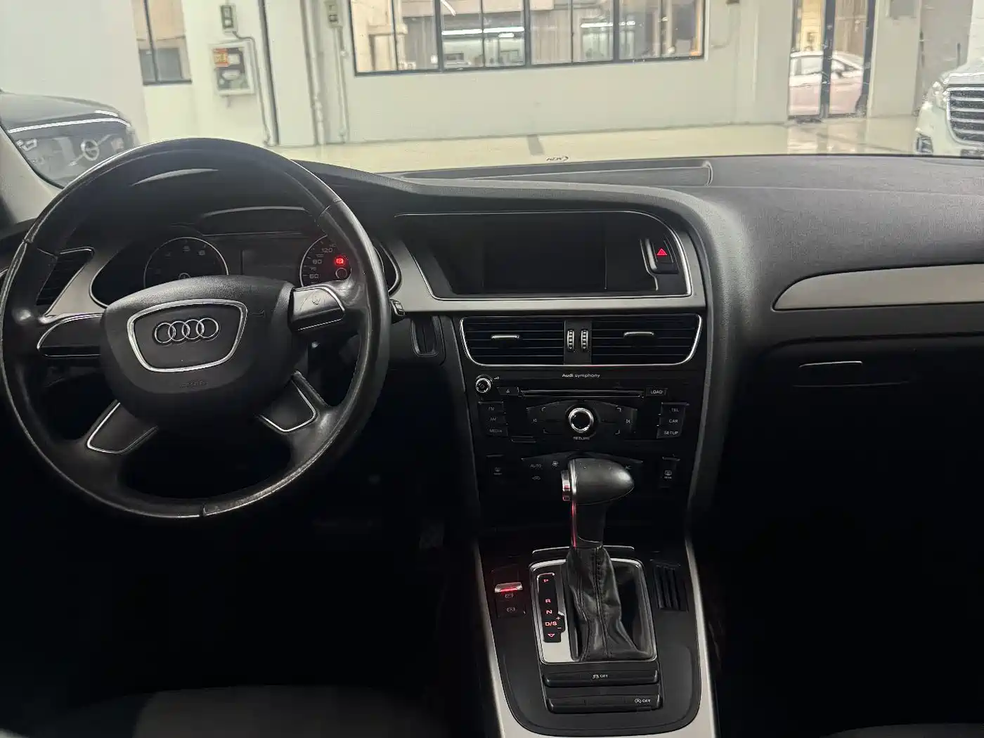 Audi A4L 2013 30 TFSI Automatic Comfort фото 6