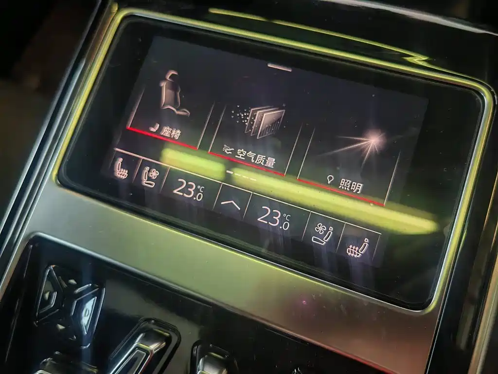 Фото 20 - Audi A8