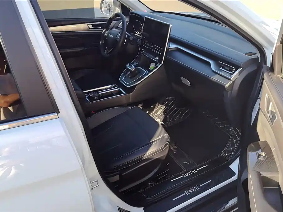 Haval M6 2021 PLUS 1.5T DCT Premium Smart Connect фото 8