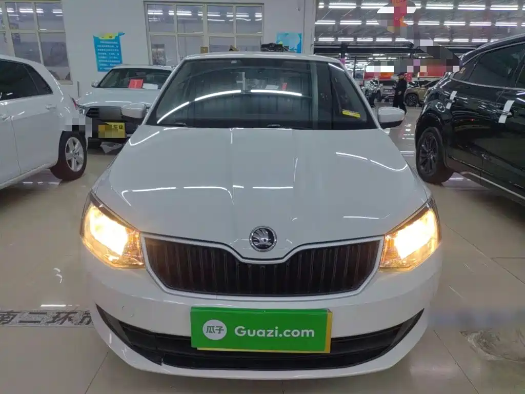 Škoda Fabia 2017 1.4L Auto Car Enjoy Edition фото 3