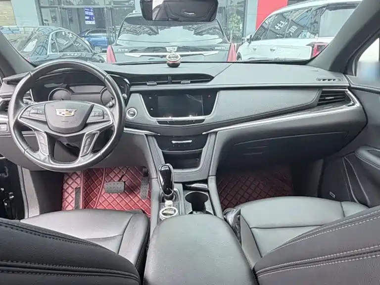 CADILLAC XT5