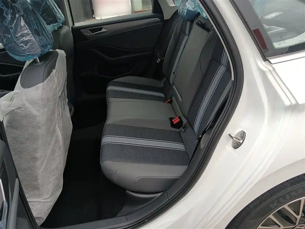 Volkswagen Sagitar 2025 Model Year Facelift 200TSI DSG Soaring Edition фото 17