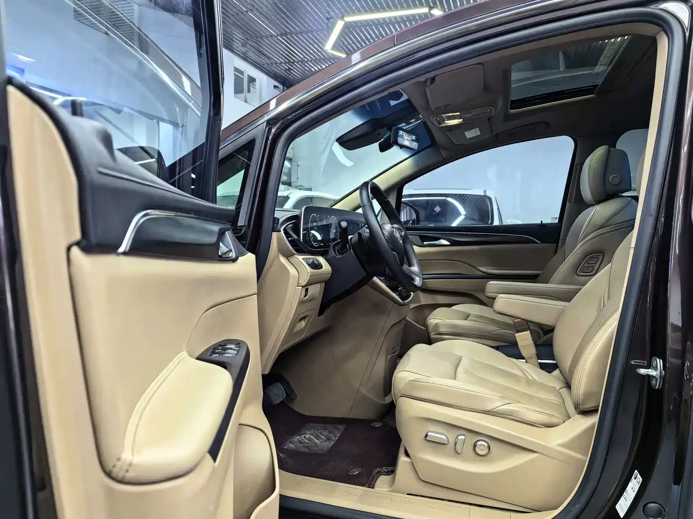 Buick GL8 2021 ES Landlord 653T Premium фото 4