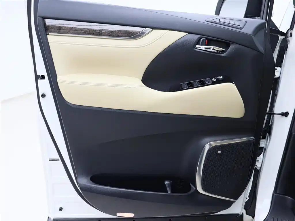 Toyota Alphard 2021 Hybrid 2.5L Premium фото 6