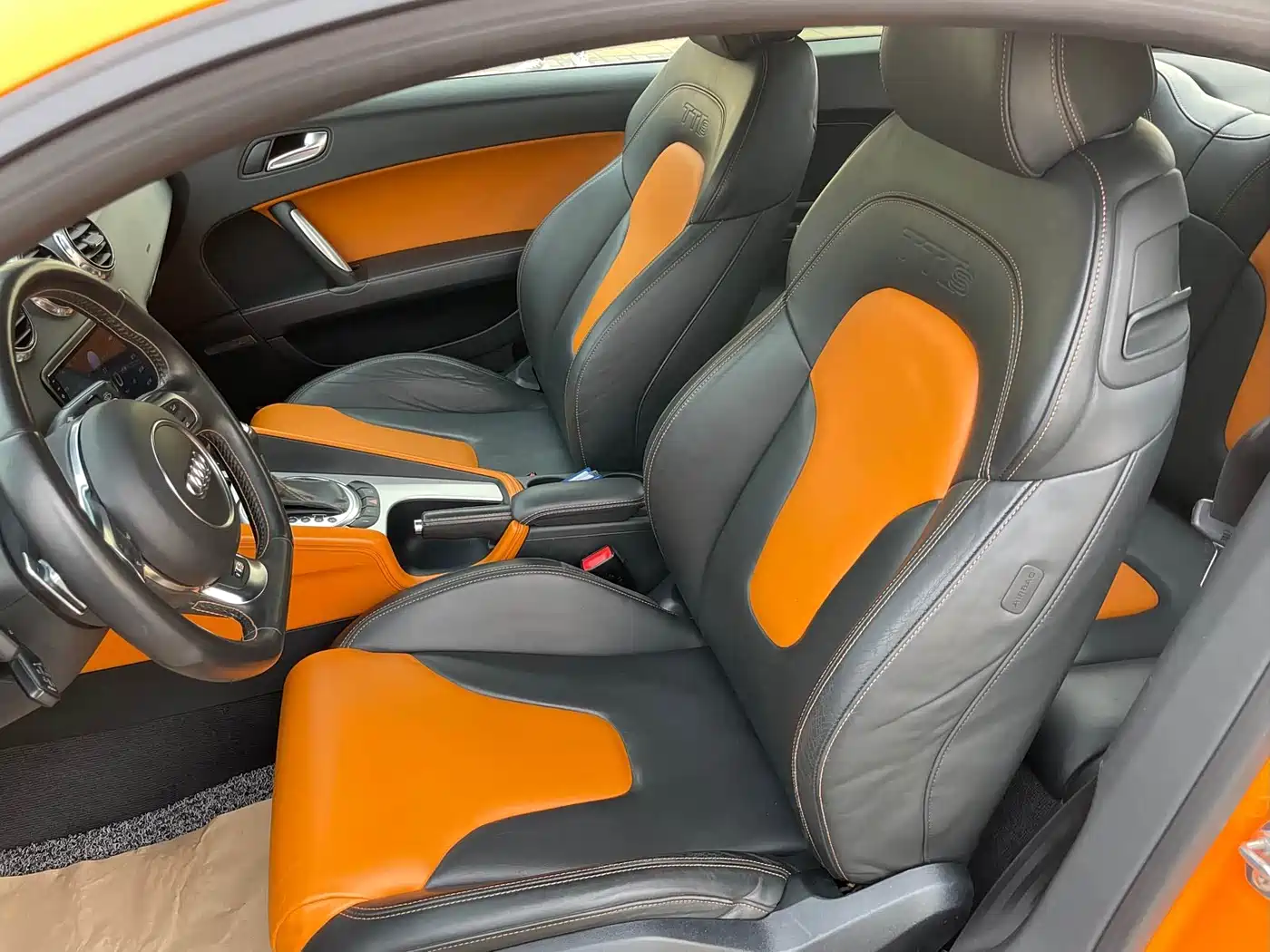 Audi TTS 2011 Model TTS Coupe 2.0TFSI quattro фото 11