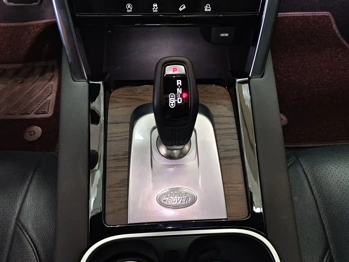 LAND ROVER DISCOVER SPORTS