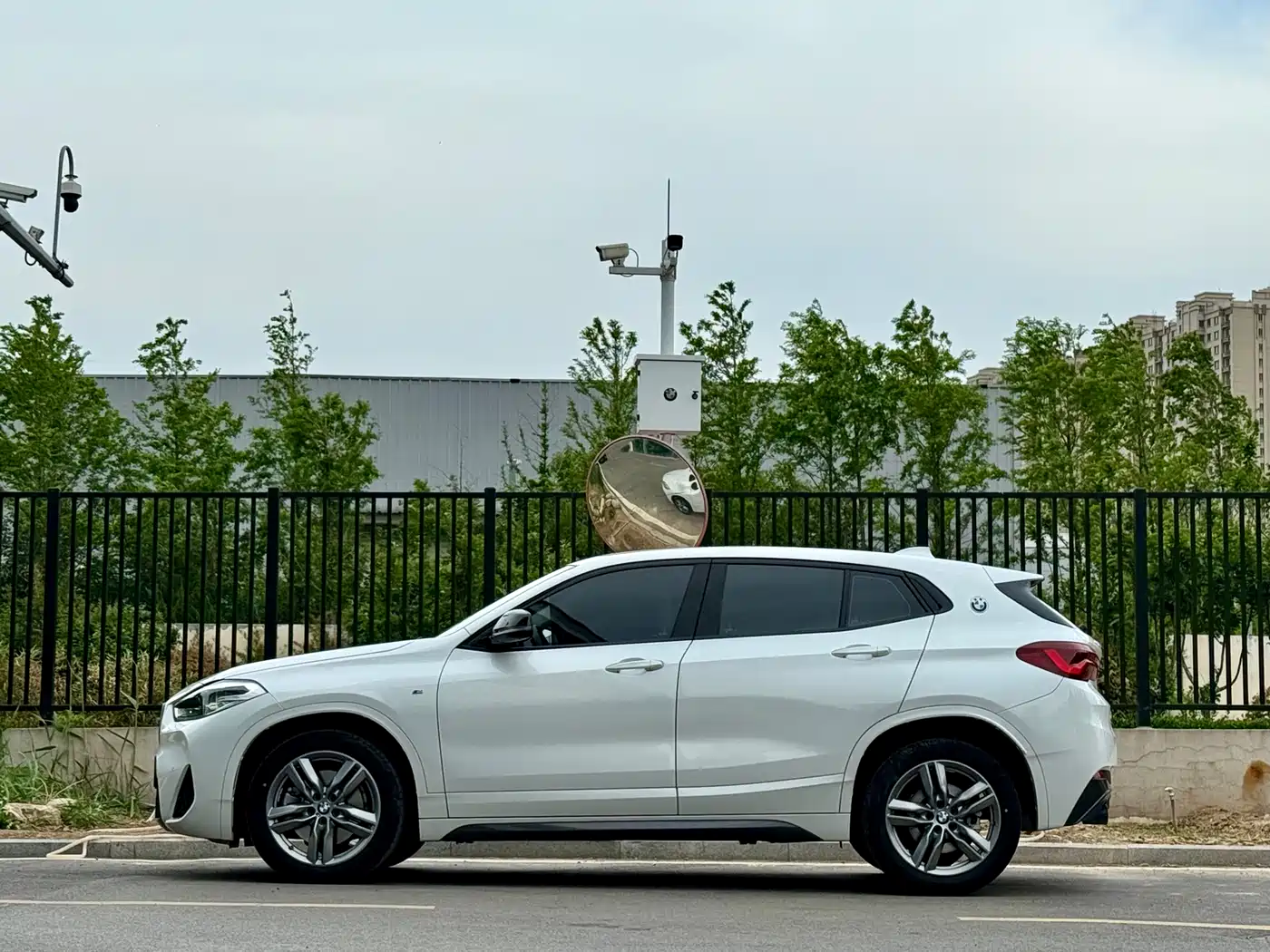 BMW X2 2023 sDrive25i M Sport Shadow Edition фото 2
