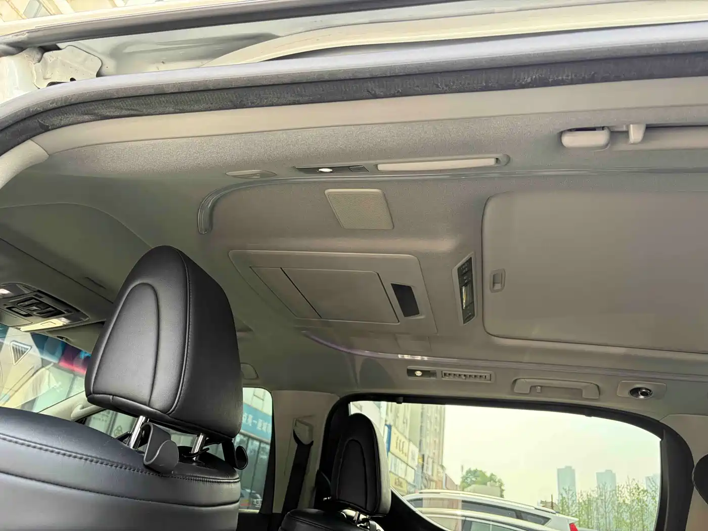 Toyota Vellfire 2019 Hybrid 2.5L HV Luxury Edition фото 7