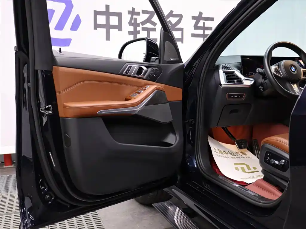 BMW X7 2023 xDrive40i Exclusive M Sport Package фото 6