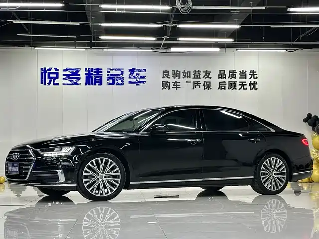 AUDI A8