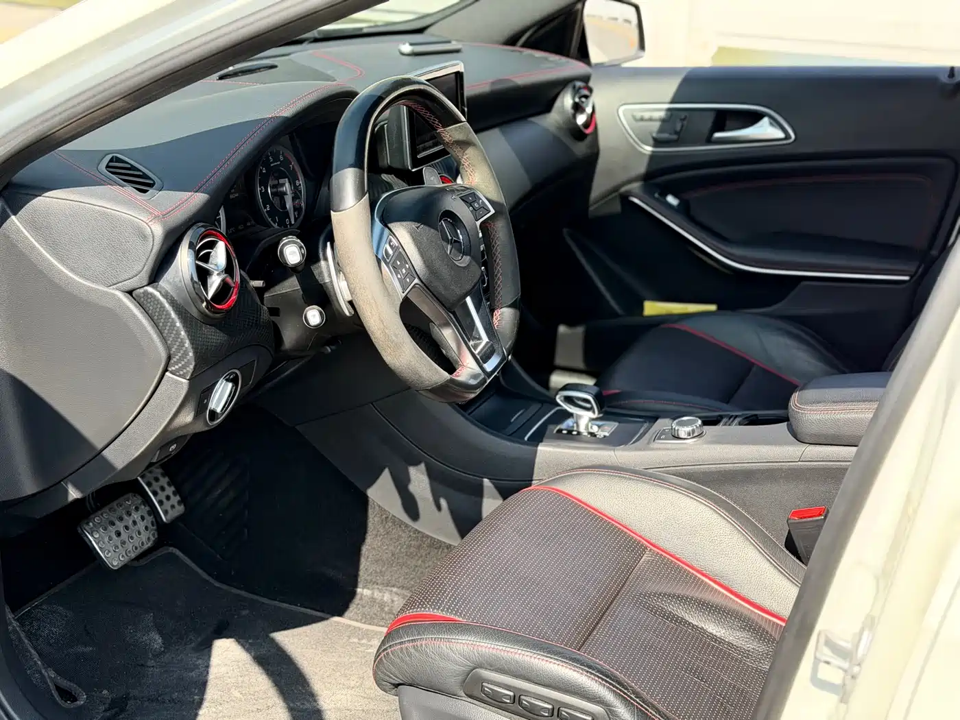 Mercedes-Benz A-Class AMG (Import) 2014 AMG A 45 4MATIC фото 4