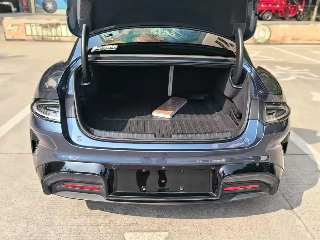 XIAOMI CAR XIAOMI SU7