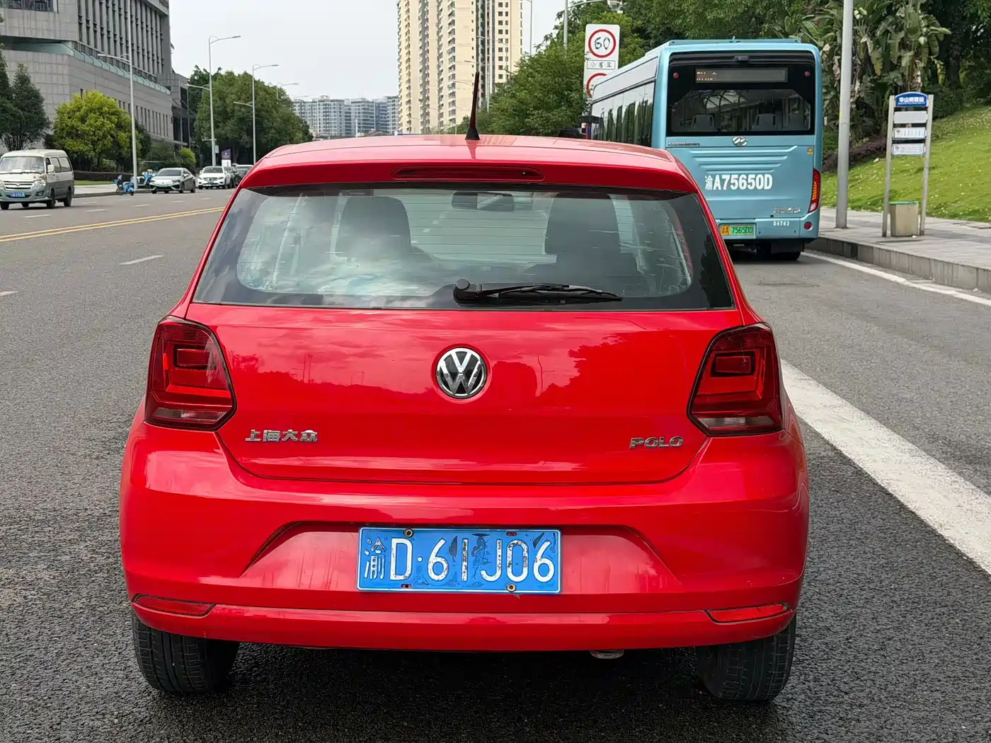 Volkswagen Polo 2014 1.4L Manual Trend Edition фото 8
