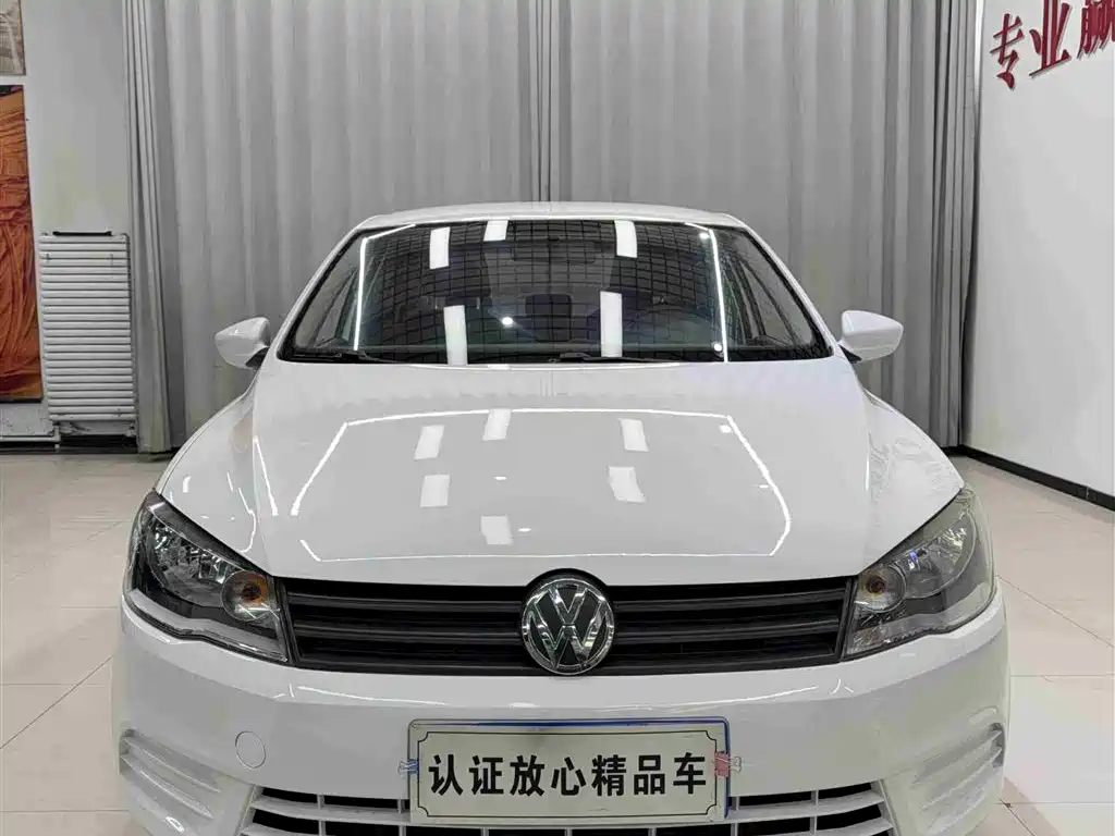 Volkswagen Jetta 2015 1.6L Manual Trend фото 2
